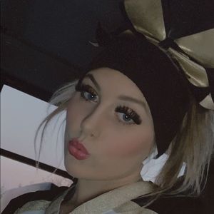 Meet your Posher, Laurel